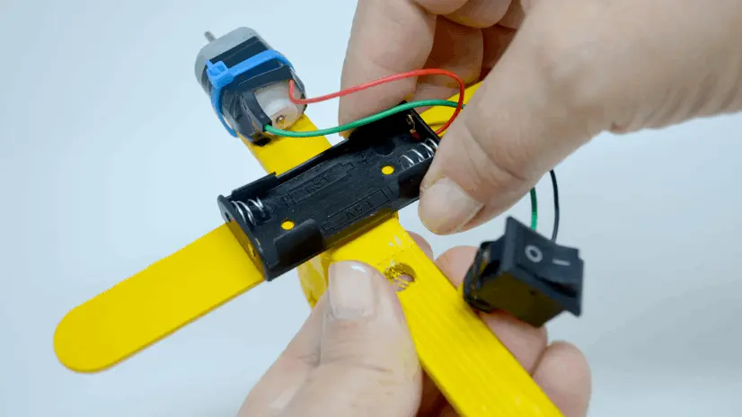 Como fazer um avião com palito de picolé!