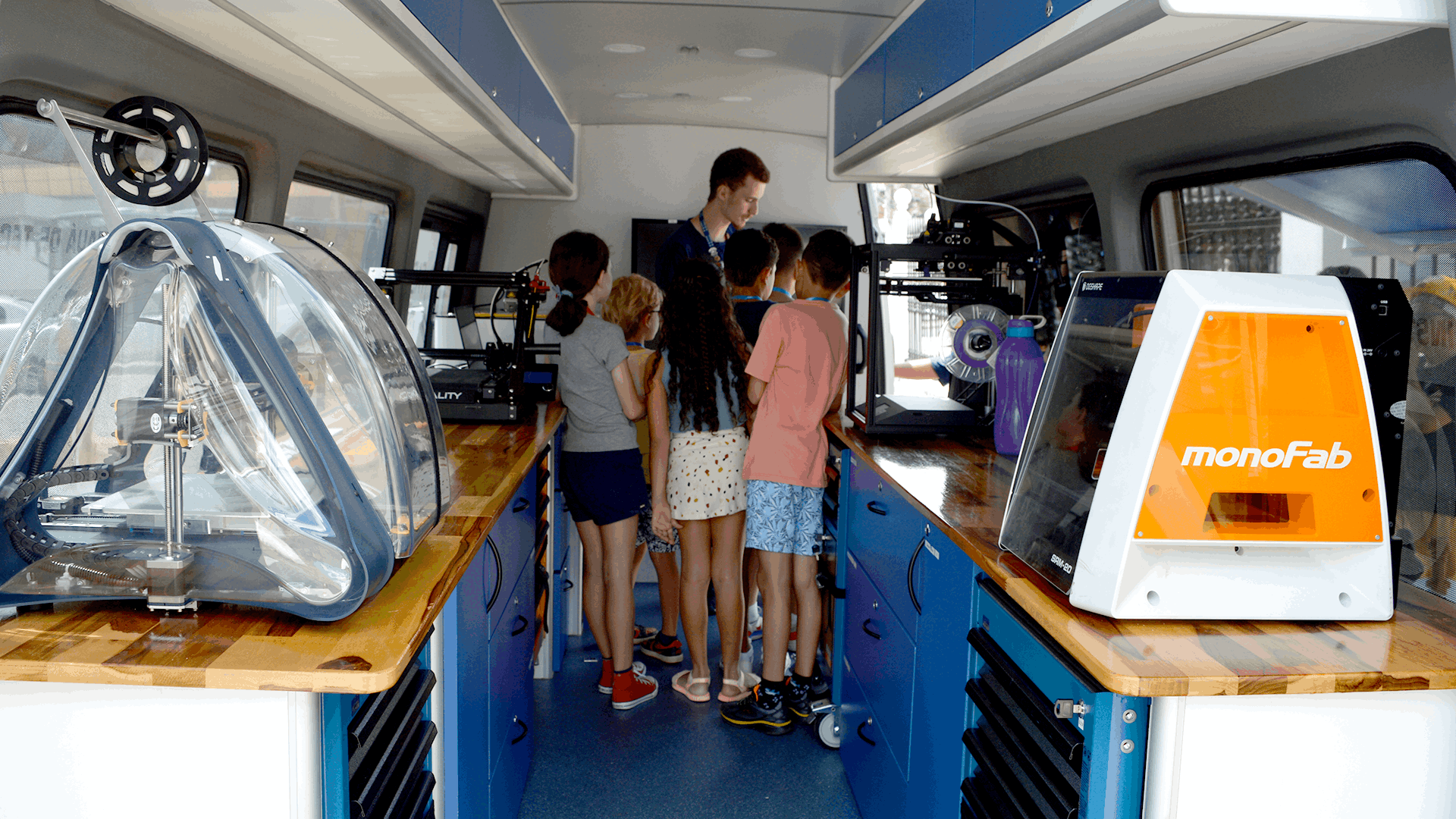 Instituto Mauá de Tecnologia participa do projeto Fábrica Makers com o Fab Lab Móvel